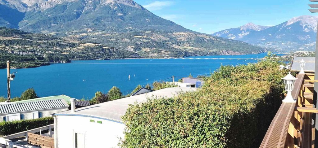 Vue sur lac  terrasse