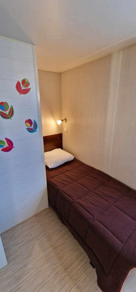 Ch invités lit droit