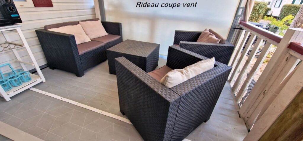 Rideau coupe vent